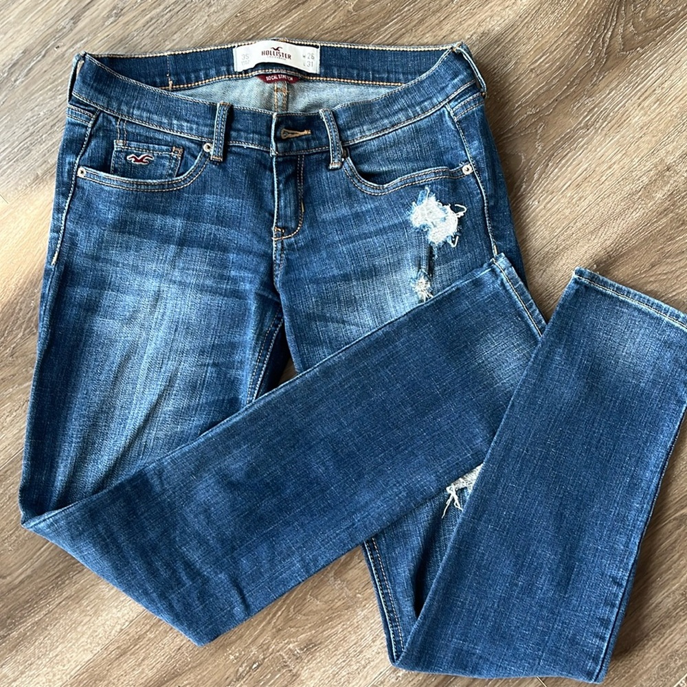 Hollister distressed straight jeans